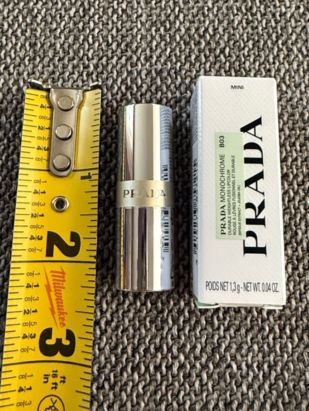 Prada Monochrome Durable
Weightless Lipcolor B03 Manogany Hyper Matte Mini 1.3g - Picture 10 of 10